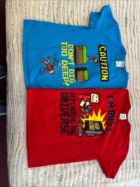 Minecraft Tshirts Boys Lot Of 2 Size Medium Don’t Dig Too Deep Defending Univ